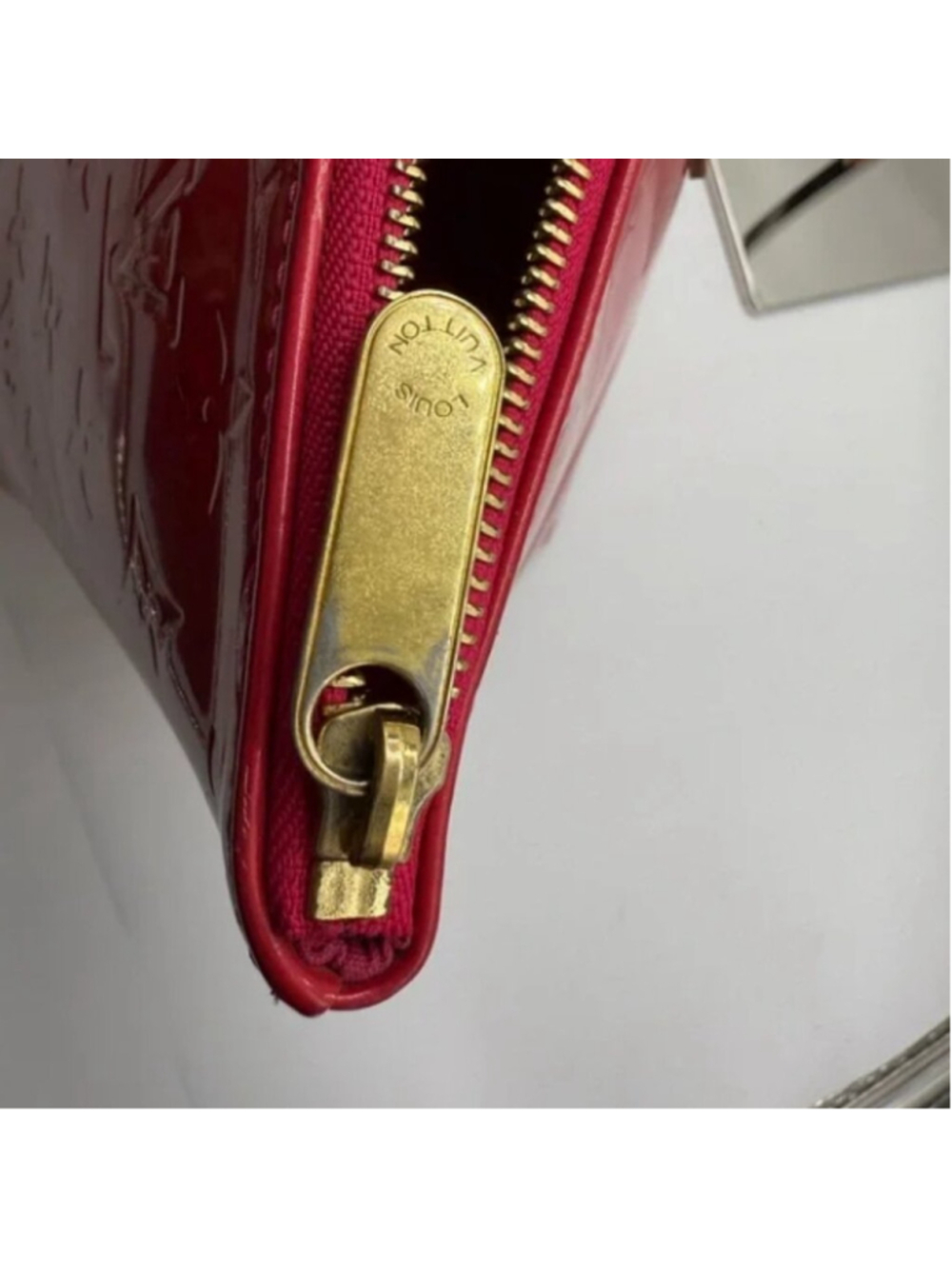 EUC Authenticated Louis Vuitton Monogram Vernis Bellevue PM - Picture 13 of 15